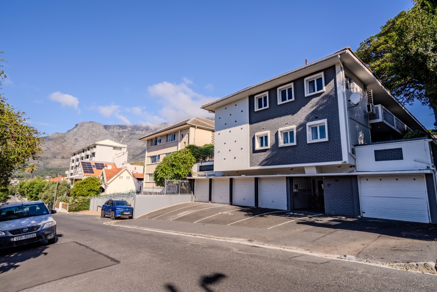2 Bedroom Property for Sale in Tamboerskloof Western Cape
